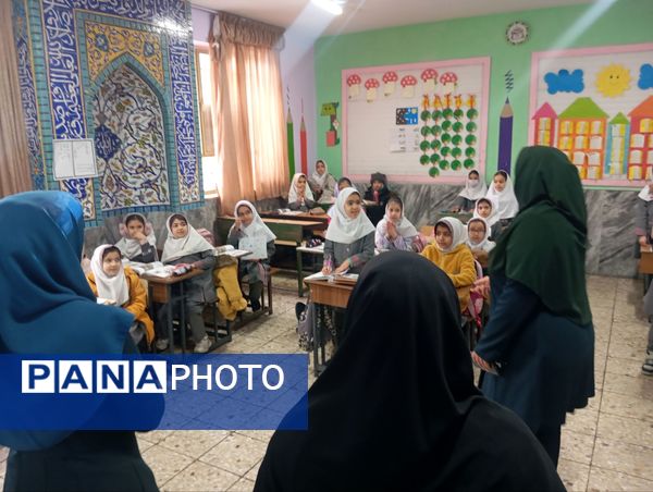 صبحانه سلامت با تم پرچم در دبستان نرجس 