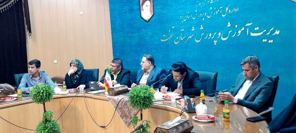نشست خبرنگاران پانا تفت با رئیس سازمان دانش‌آموزی استان یزد