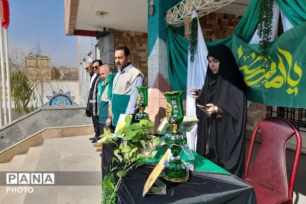 تجلی فرهنگ رضوی در دبیرستان طلوع‌فجر ملارد با برپایی موکب چایخانه حضرت الرضا(ع)