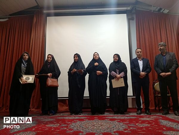 تجلیل از تئاتر دانش‌آموزی  و خبرنگاران پانا در کانون شهید مطهری شهرستان ساوجبلاغ 