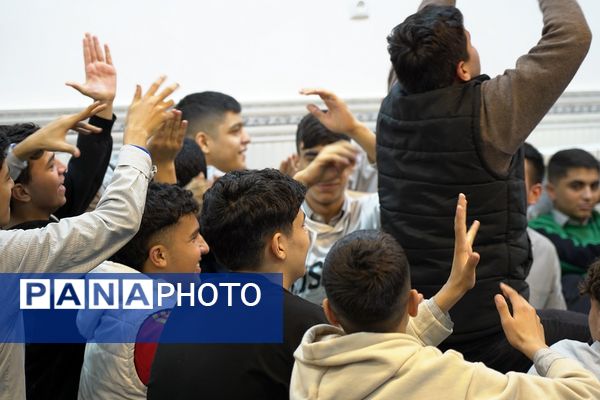 جشن پیروز انقلاب در دبیرستان تهرانی باقرشهر 