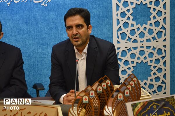 آیین تجلیل از نخبگان پرورشی در بهارستان‌دو