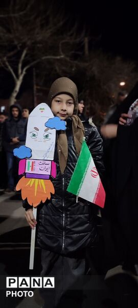حضور پر شور کودکان و نوجوانان تویسرکانی در تجعات شبانه