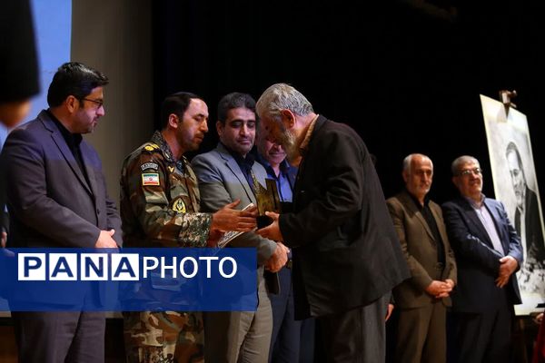 نخستین کنگره بزرگداشت ۲۷۰ دانش‌آموز شهید دبیرستان ماندگار امام صادق (ع) 