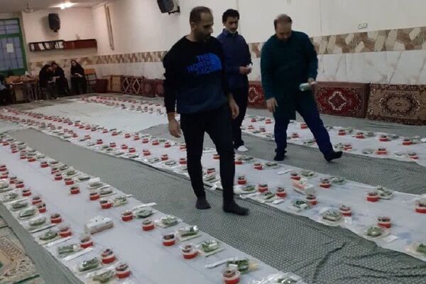 سفره افطار در دبستان شاهد بهنام محمدی ناحیه 2 کرج 