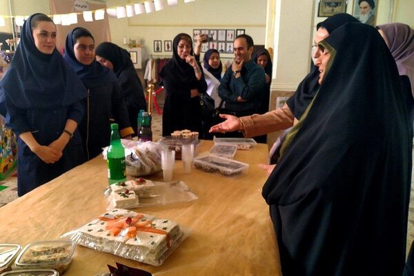 برگزاری جشنواره هفته مشاغل در هنرستان کوثر قیامدشت ری یک
