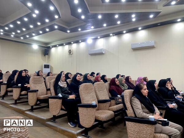 کارگاه توانمند سازی آموزش تخصصی خبرنویسی برای مربیان پرورشی 
