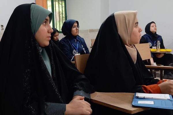 حضور مشاور وزیر امور تشکل‌ها در جمع خبرنگاران روایت مدرسه