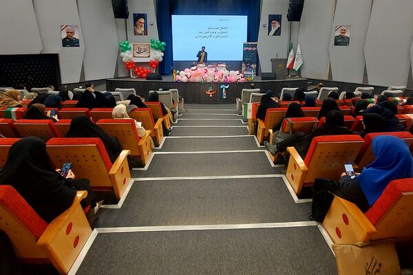 همایش معماران خشت اول در کهریزک؛ بزرگداشت معلمان پایه اول ابتدایی