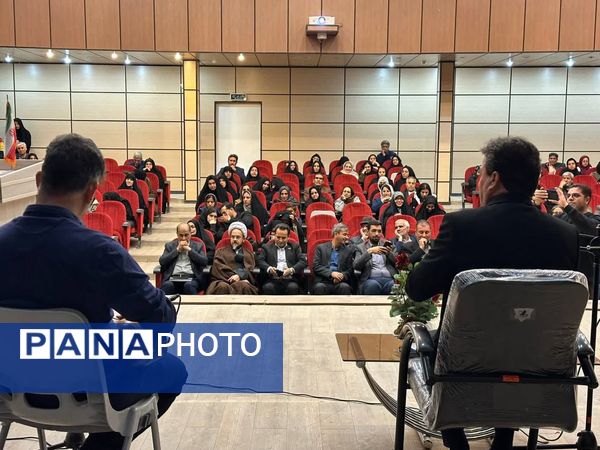  رونمایی از چهار کتاب در شب شعر خلیل‌آباد