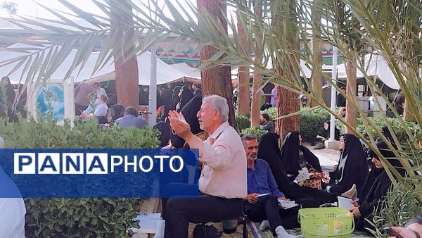 برپایی مراسم دعای عرفه در گلستان شهدای اصفهان