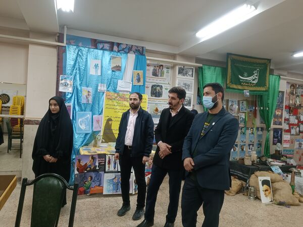 حضور فعال دانش‌آموزان در برپایی مدرسه انقلاب  در دبیرستان نمونه دولتی مولود کعبه