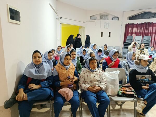 اردوی تشویقی کلاس برتر درسی مدرسه بنت الهدی صدر ۲