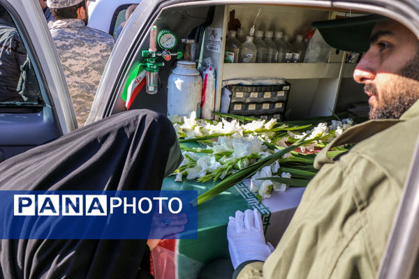  استقبال مردم ارومیه از شهدای گمنام دفاع مقدس