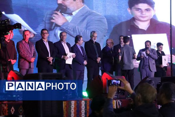 درخشش معلمان و دانش‌آموزان ورامینی در شب ششم جشنواره اقوام ایرانی