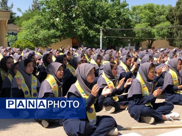 بازدید ارزیاب سازمان دانش‌آموزی کشور از دبیرستان تشکیلاتی المهدی ناحیه ۵ مشهد