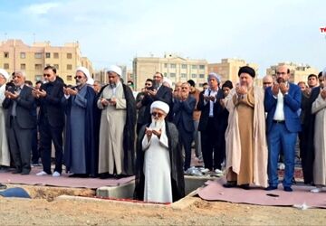 اقامه نماز عید فطر در مصلای پردیسان قم