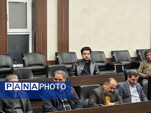 گردهمایی معاون استاندار و فرماندار ویژه تربت حیدریه با فعالان گردشگری و صنایع دستی در آستانه بهار