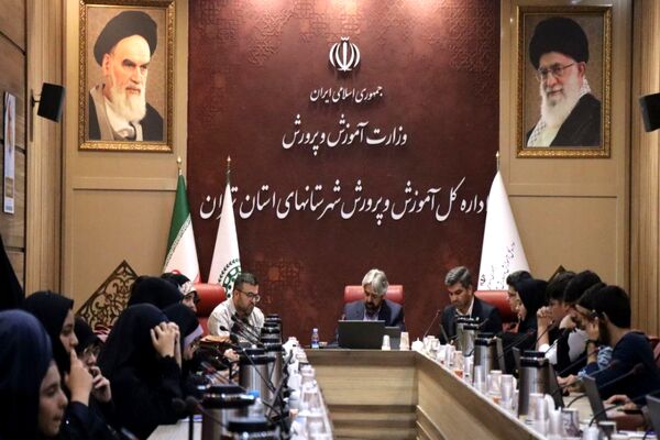 نشست صمیمی فعالین رسانه ای دانش‌آموزان با مدیرعامل خبرگزاری پانا