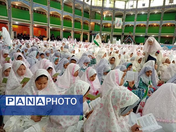 آیین زیبای جشن تکلیف دختران یزدی در حسینیه محمود آباد