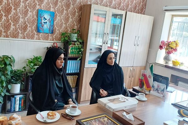 دیدار و تکریم مسئولین شهری با فرهنگیان دبستان ستایش و صابران یک به مناسبت هفته معلم