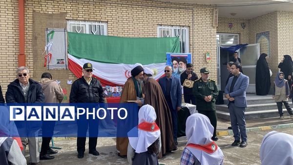 مراسم  یاوران انقلاب و افتتاح نمازخانه خیرساز در دبستان بنیاد برکت باخرز