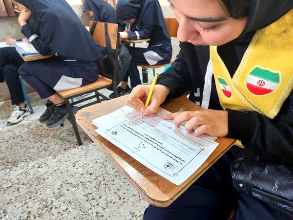 برگزاری آیین نمادین بیست‌وششمین پرسش مهر ریاست جمهوری در آموزشگاه نمونه حضرت زینب (س)