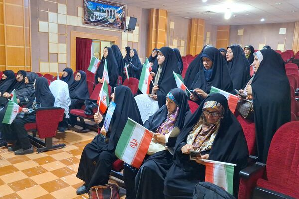 همایش الگوی سوم زن مسلمان در فرهنگسرای طاووسی شیراز
