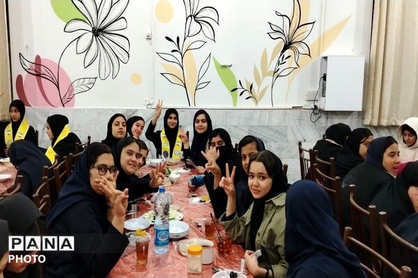 ضیافت افطاری در آموزشگاه شهید مجید دهنوی نیشابور
