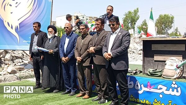 زنگ سپاس معلم همزمان با سراسر کشور در مدرسه شجره طیبه میناب