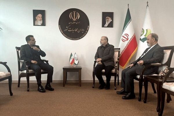 پیگیری نماینده همدان و فامنین برای تعیین تکلیف مزایای کادر دانشگاهی و مطالبات معیشتی کارکنان
