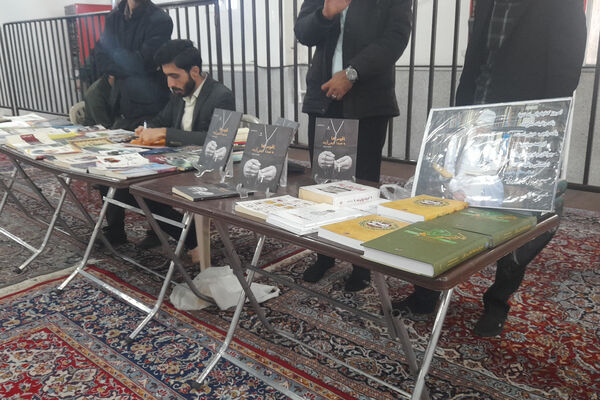  صفوف نماز جمعه لردگان؛ نبض جامعه در دست همدلی و بصیرت