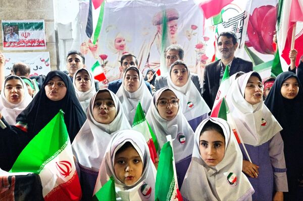 موکب آموزش و پرورش ناحیه یک کرمانشاه، نقطه عطف راهپیمایی شبانه شد