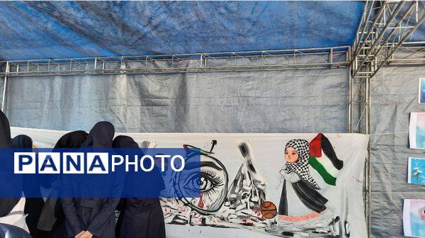 اولین نمایشگاه ماها در دبیرستان فرزانگان ۲ دوره دوم ناحیه ۷ مشهد