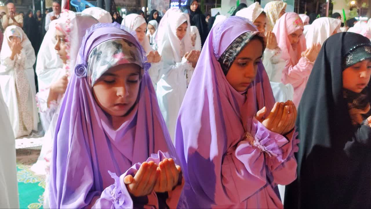تجمعات مردمی نجف آباد همراه با جشن تکلیف دختران و اقامه نماز استغاثه
