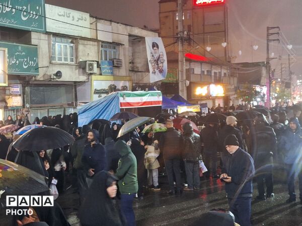 بیعت با امام امت زیر باران