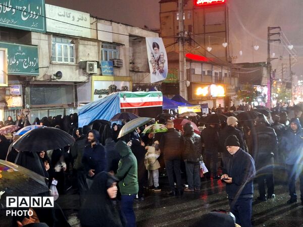 بیعت با امام امت زیر باران