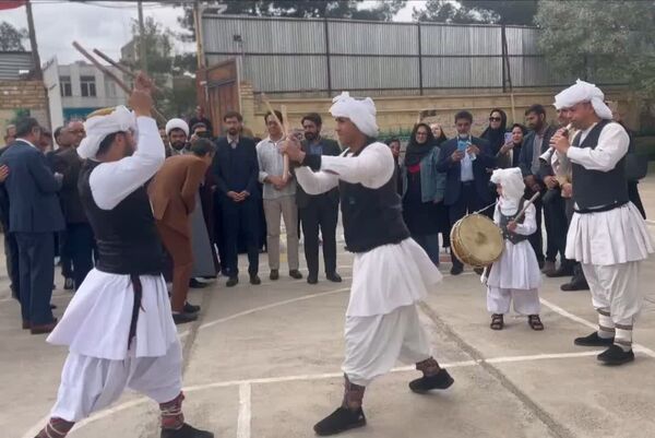 رقابتی از رنگ فرهنگ و هنر؛  هنرنمایی دانش‌آموزان در دیار شیخ جام