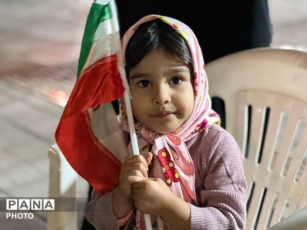 حضور کودکان در اجتماعات که میدان را خالی نمی کنند