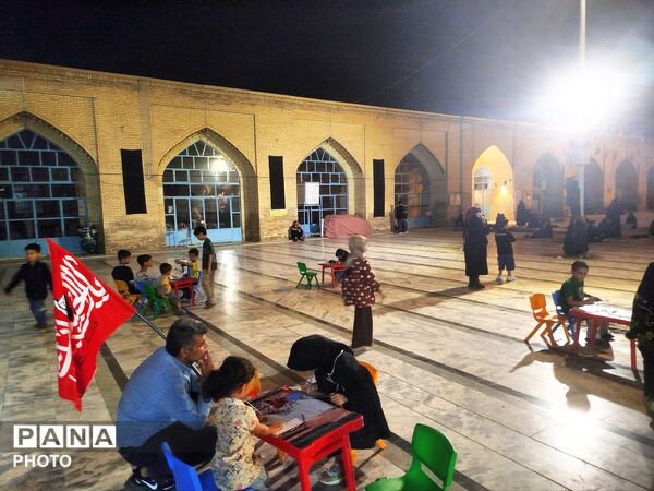 بار دگر سرگرمی کودکان در غرفه کودک مسجد جامع 