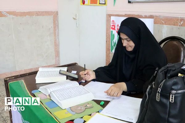 طنین چهل و چهارمین شور رقابت قرآنی در قلب‌های دانش‌آموزان قرچکی