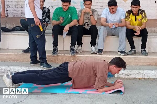 جشنواره ورزش‌های همگانی در دبیرستان دکتر نیک نیان قیامدشت 