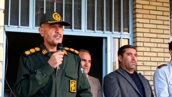 دانش‌آموزان ملکان در خط مقدم ایمنی؛ اجرای مانور پدافند غیرعامل در مدرسه امام حسین(ع)