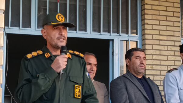 دانش‌آموزان ملکان در خط مقدم ایمنی؛ اجرای مانور پدافند غیرعامل در مدرسه امام حسین(ع)