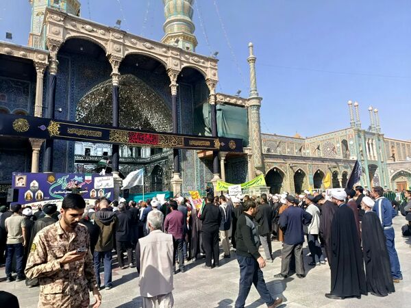جلوه هایی از حضور مردم قم در راهپیمایی یوم الله 13 آبان