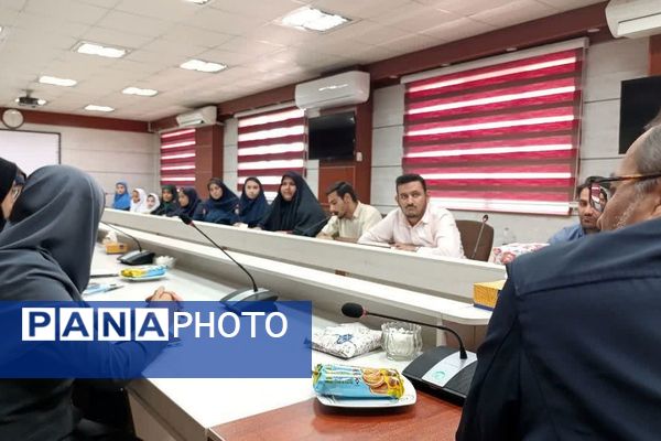 مراسم تقدیر از دانش‌آموزان فعال شورا در شهرستان ملارد