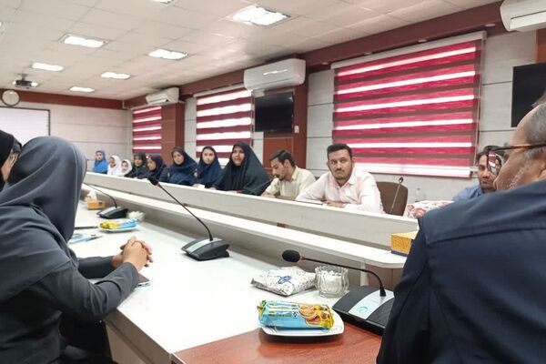 مراسم تقدیر از دانش‌آموزان فعال شورا در شهرستان ملارد