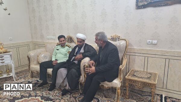ادای احترام پلیس سلسله به مقام شامخ شهدا و جانبازان