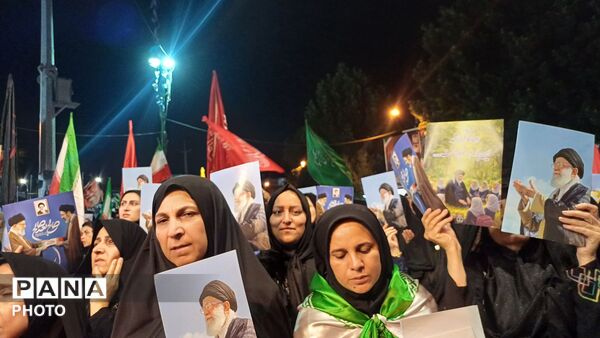 خونخواهی رهبر شهید در تجمعات شبانه مردم کوهدشت؛ حمایتی دوباره از آرمان‌های انقلاب