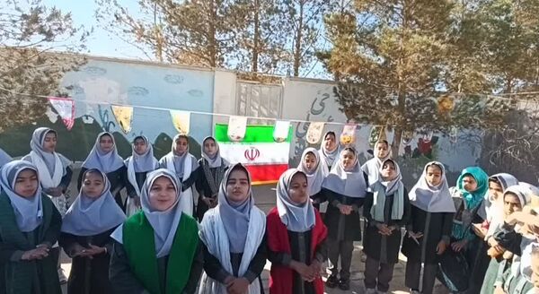 شور و هیجان هفته فرهنگ و هنر در دبستان خدیجه کبری ابرکوه